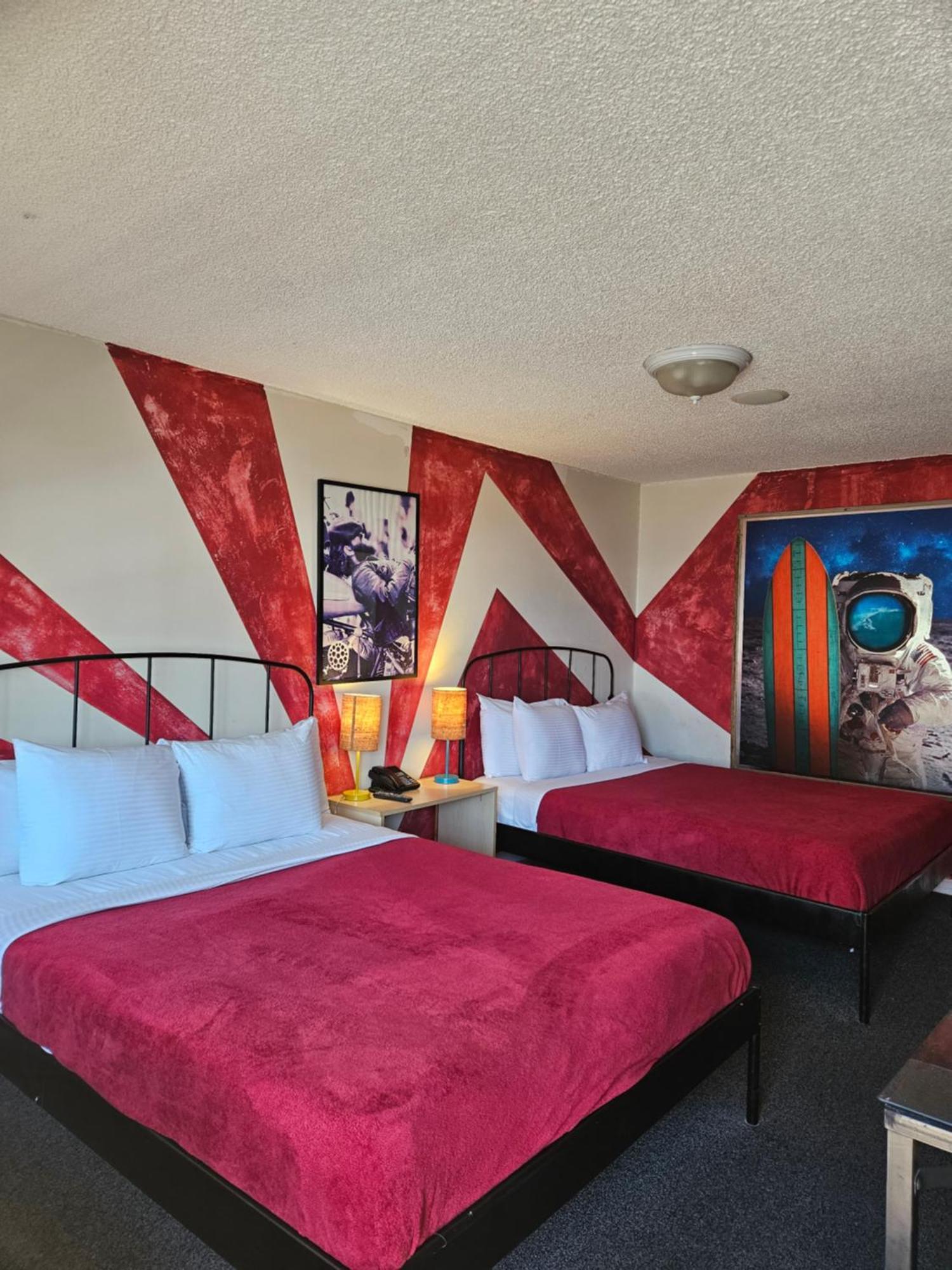 Huntington Surf Inn Huntington Beach Exterior photo